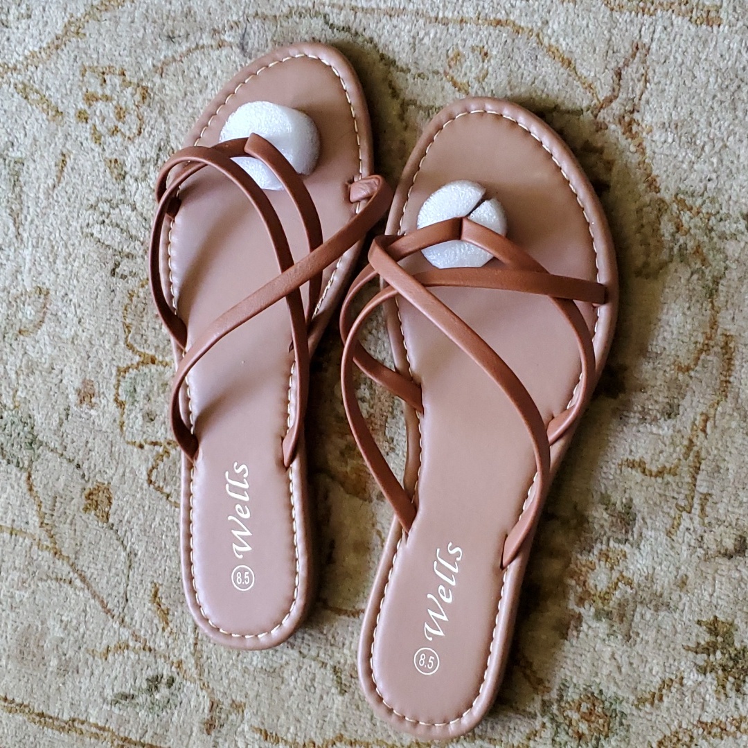 Wells Nwot Sandals 85 Us